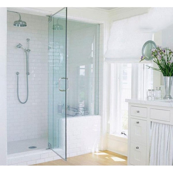 Phòng tắm kính: Phòng tắm kính sẽ đem lại cho bạn trải nghiệm mới về phòng tắm, mang đến một không gian sạch sẽ, thoáng mát và ấm áp. Thêm vào đó, bạn có thể dễ dàng vệ sinh phòng tắm một cách nhanh chóng và tiện lợi hơn.